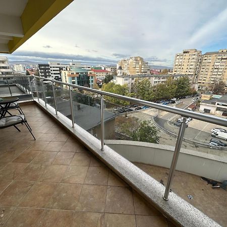 Downtown "Rendez-Vous" Luxury Apartment Bacău Exterior photo