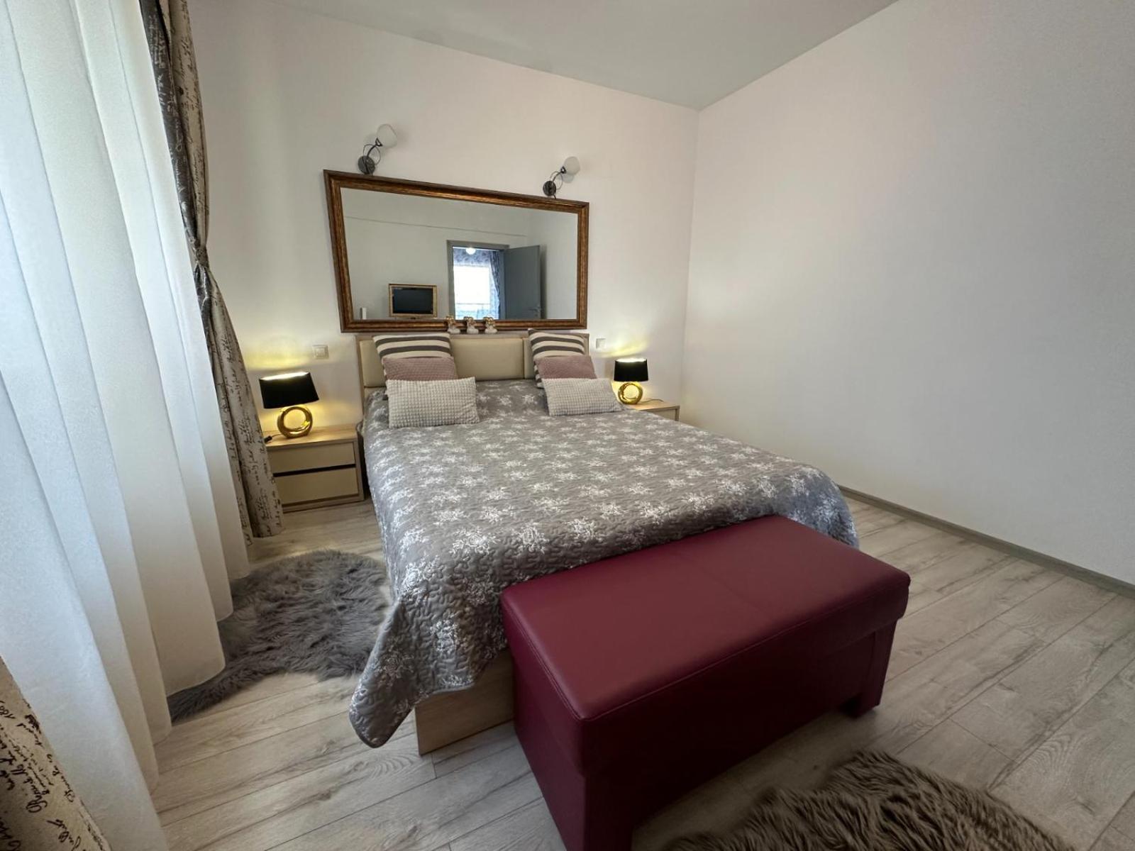 Downtown "Rendez-Vous" Luxury Apartment Bacău Exterior photo