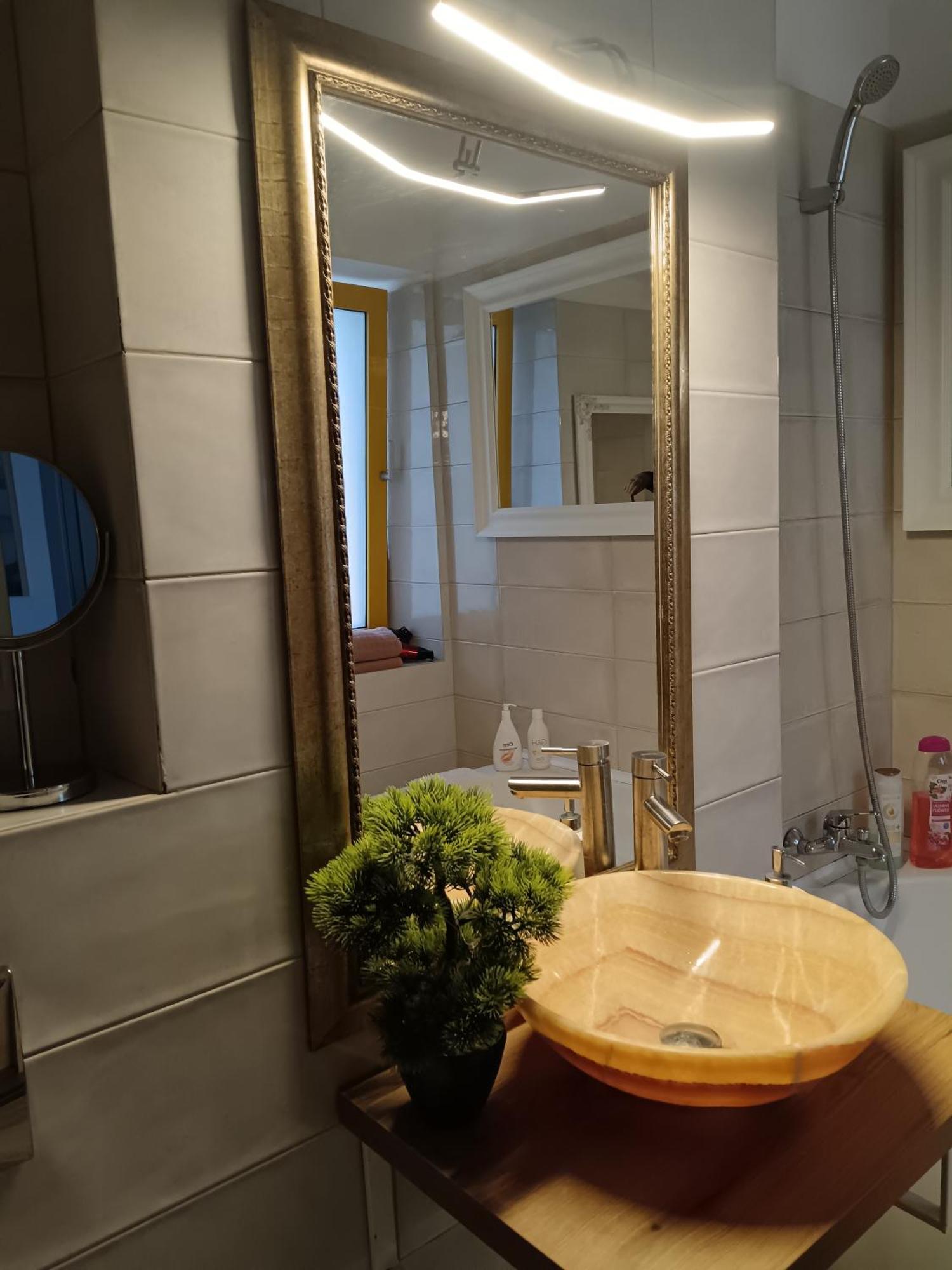 Downtown "Rendez-Vous" Luxury Apartment Bacău Exterior photo