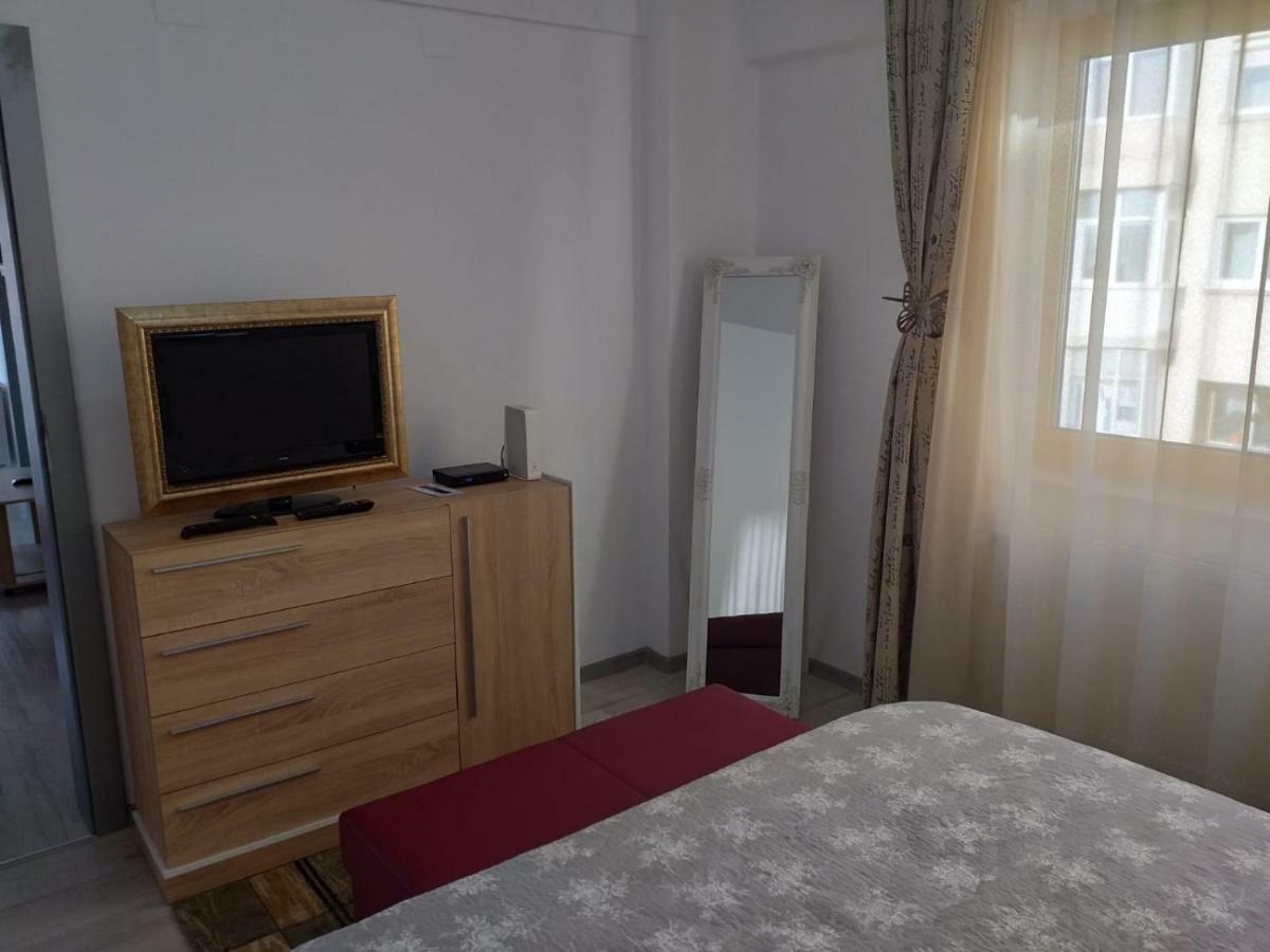 Downtown "Rendez-Vous" Luxury Apartment Bacău Exterior photo